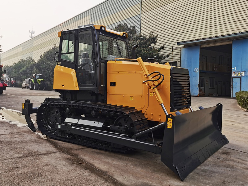 جرافة وزنها 12 طنًا