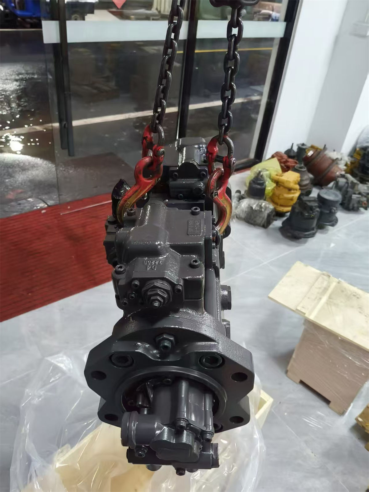 Bơm thủy lực K3V112DT đã được tân trang lại.