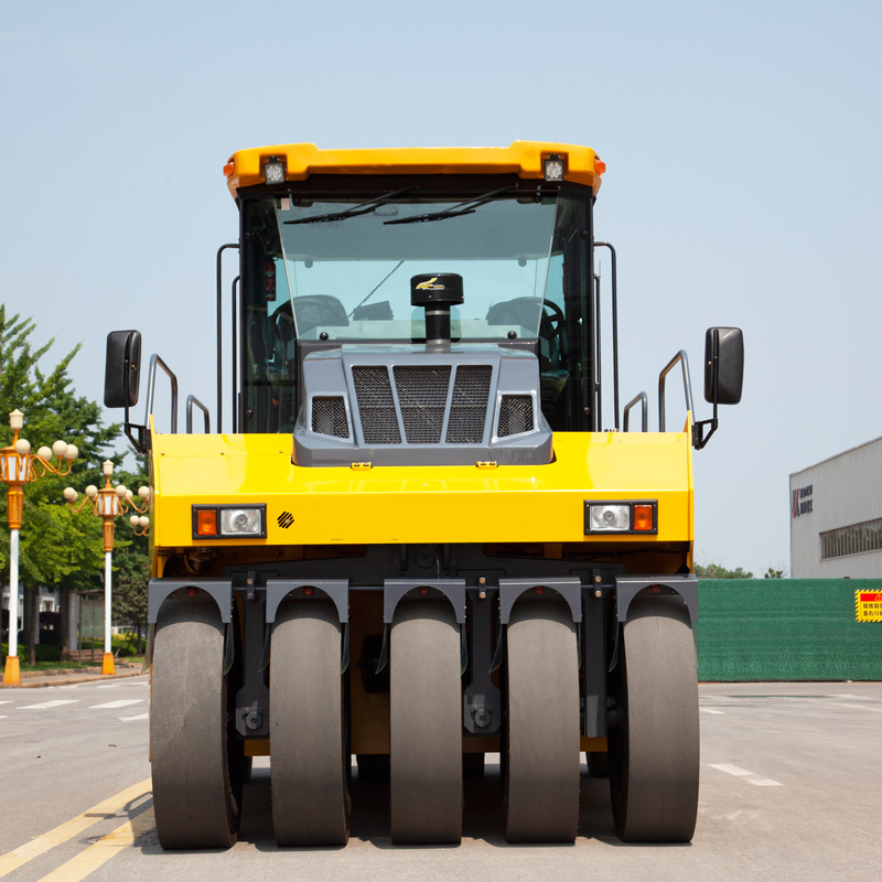 30 Tonluk Lastikli Silindir