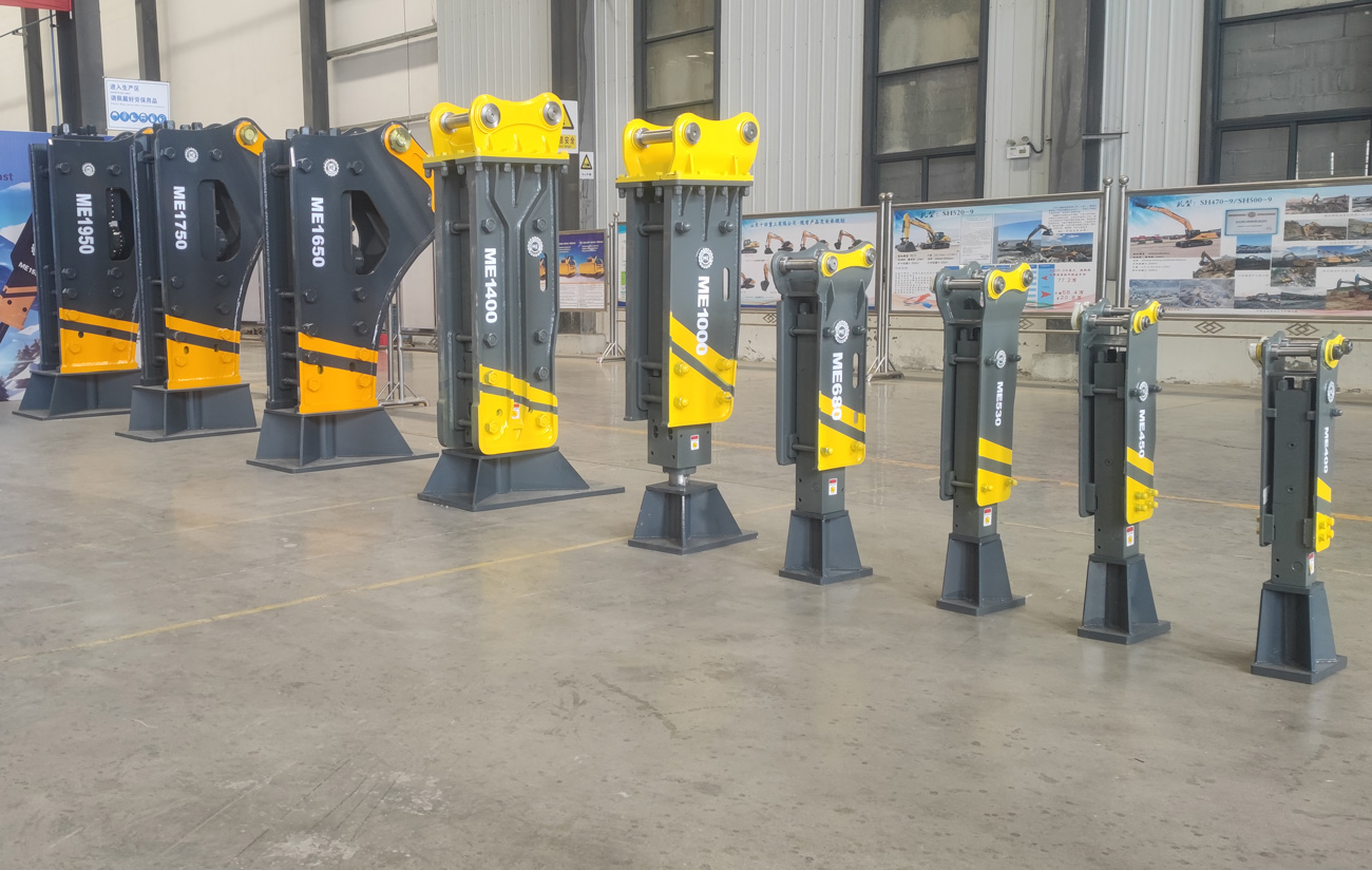 Ciocan hidraulic concasor pentru excavatoare de 38–45t