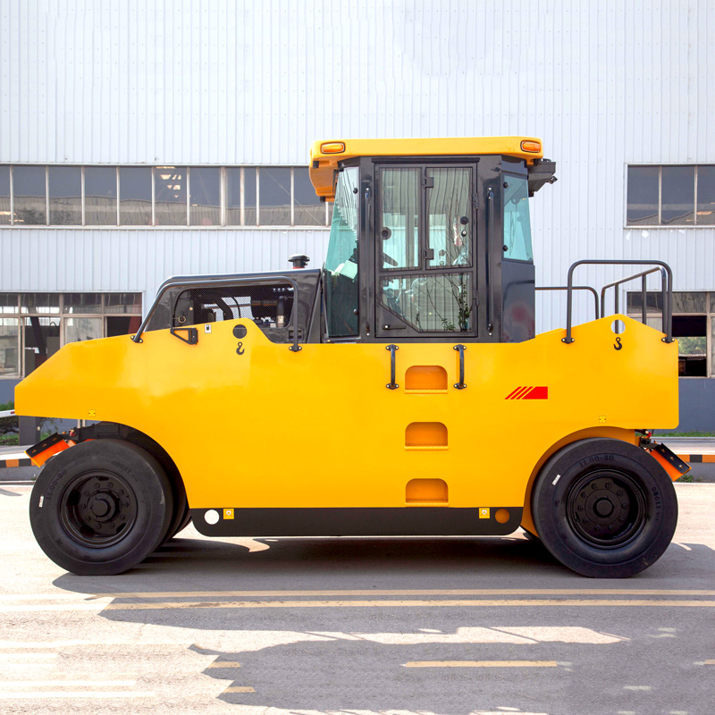 26 Tonluk Tam Hidrolik Lastikli Silindir