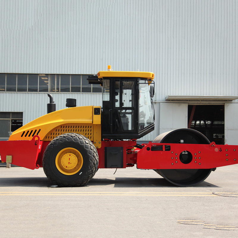 Rolă compactoare cu un singur rolă de 20 de tone