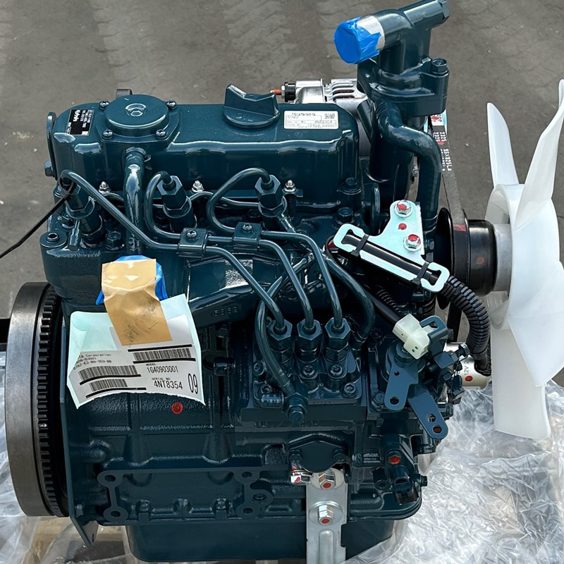 - Motor complet Kubota D782-E3-BH2EU-BB nou pentru excavatoare KX36-3 KX016