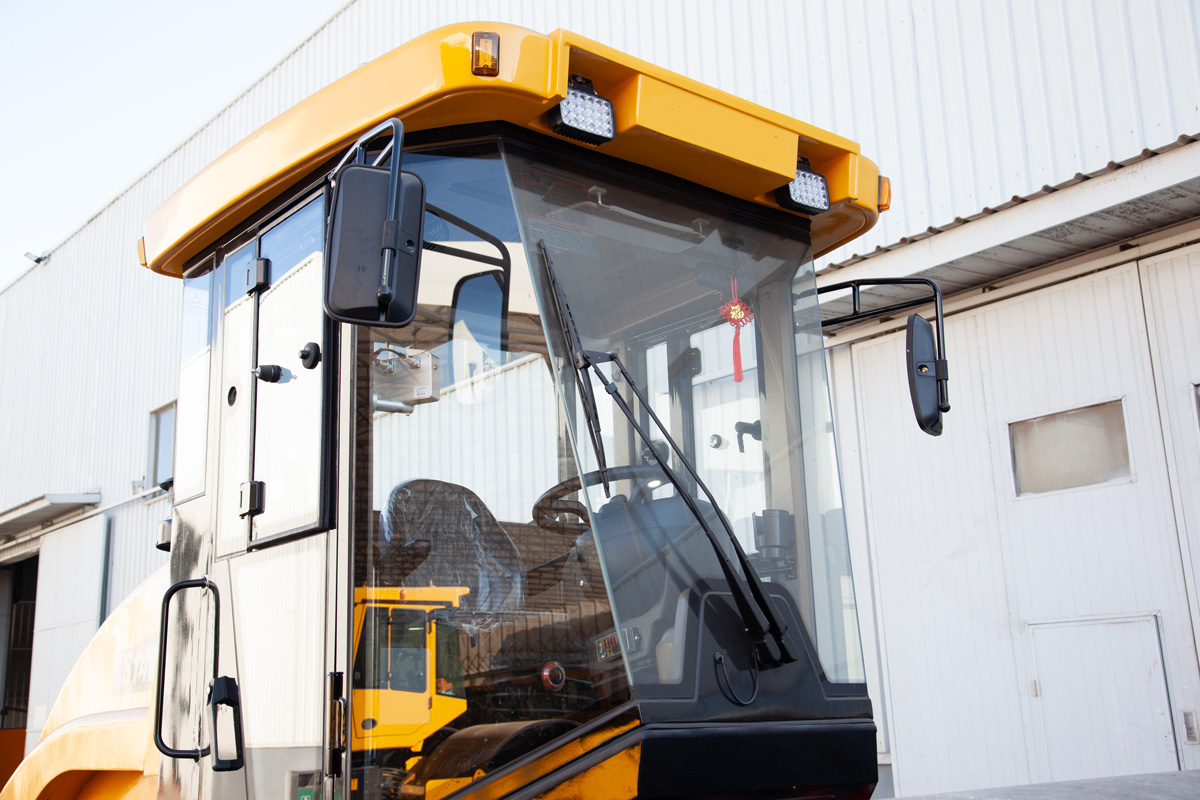 Máy lu một trống 14 tấn Máy lu một trống 14 tấn