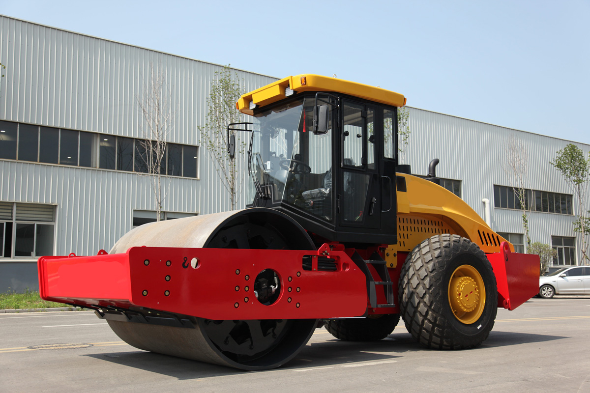 Cilindru vibrator hidraulic cu un singur tambur de 20 de tone Cilindru vibrator hidraulic cu un singur tambur de 20 de tone