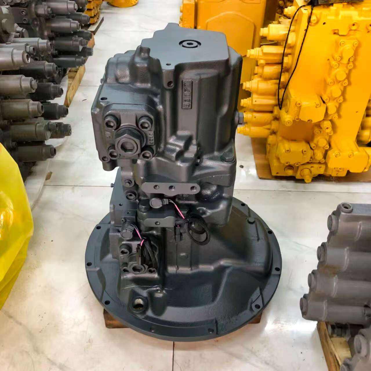 Pompa idraulica originale Komatsu 708-2G-00024 / 11151