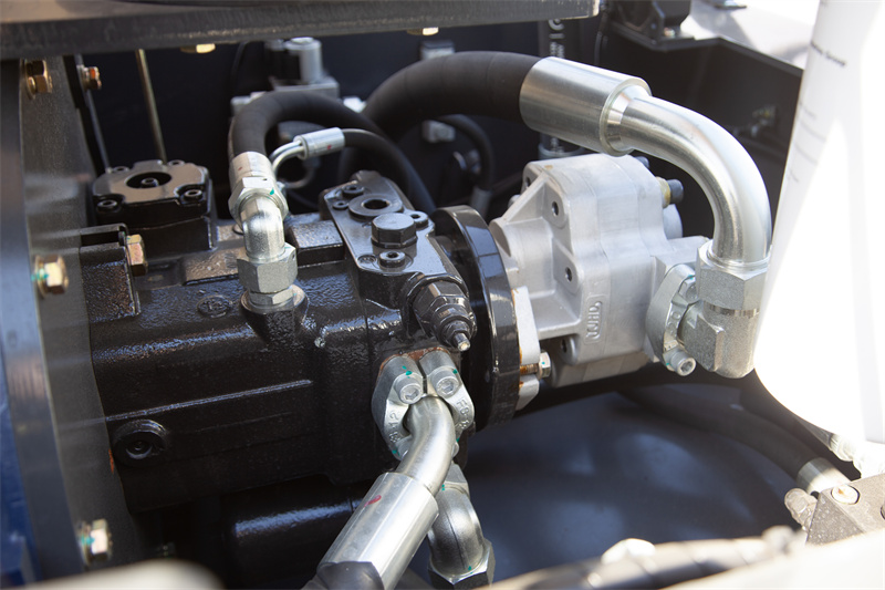 Máy lu trống đơn 10 tấn Máy lu trống đơn 10 tấn