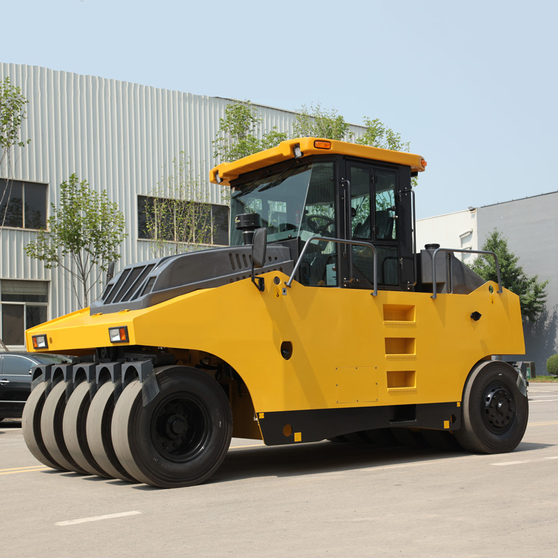 30 Tonluk Lastikli Silindir