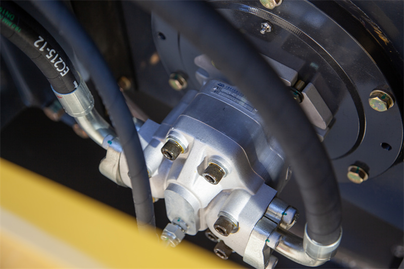 Máy lu trống đơn 10 tấn Máy lu trống đơn 10 tấn