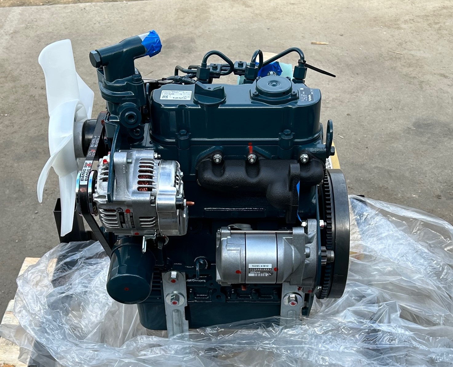 Motor diesel D782-E3-BH2EU-BB pentru miniexcavator Motor diesel D782-E3-BH2EU-BB pentru miniexcavator