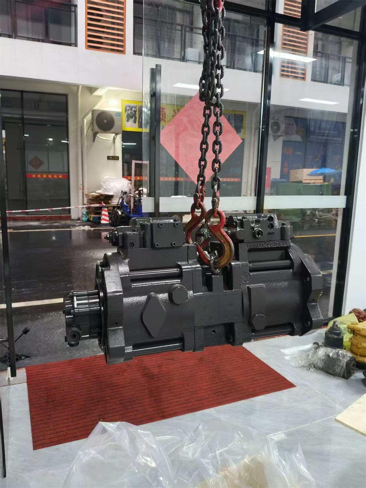 Bơm thủy lực K3V112DT đã được tân trang lại.