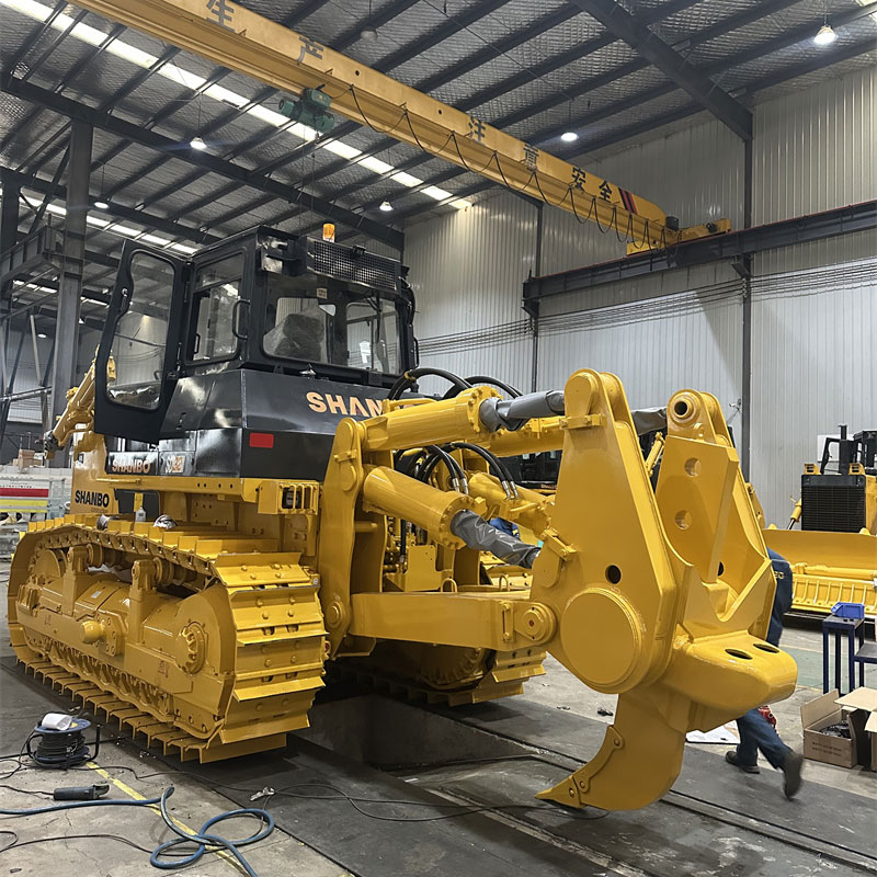 grande escavadora com escarificador