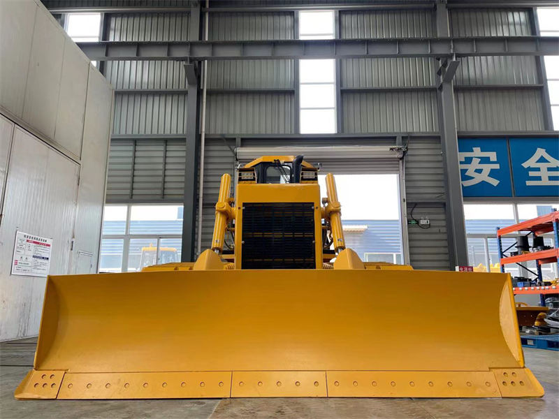 Interior e comandos da cabine do trator de rastos SD16