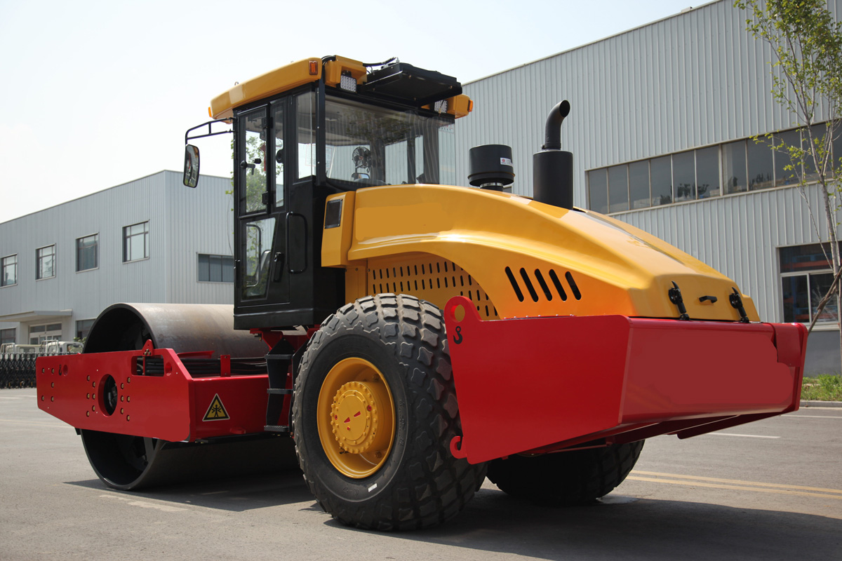 Cilindru vibrator hidraulic cu un singur tambur de 20 de tone Cilindru vibrator hidraulic cu un singur tambur de 20 de tone